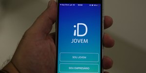 Saiba como viajar de graça com o ID Jovem no celular