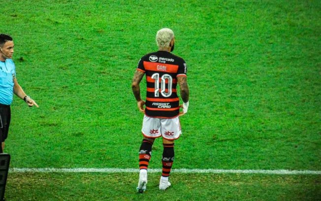 Gabigol permanece com a camisa 10 na Libertadores