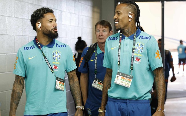 Douglas Luiz e Eder Militão, titulares contra o México, chegam ao Kyle Stadium