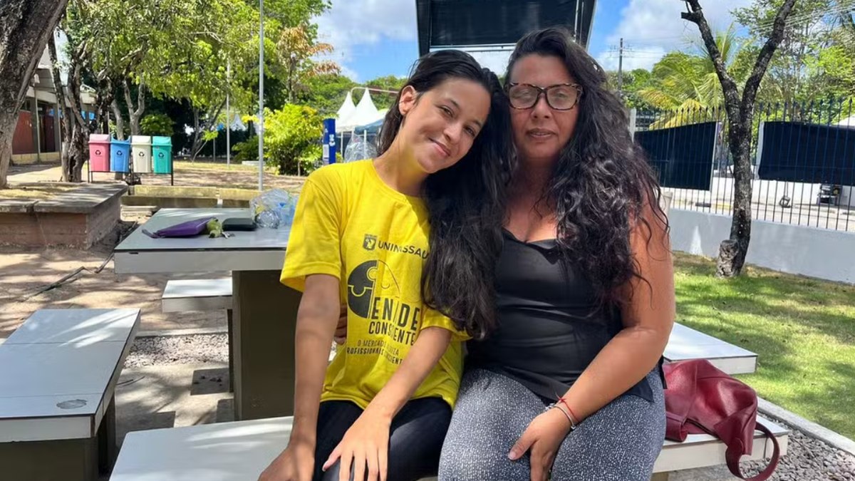 Mãe e filha fazem o Enem no mesmo local, na Universidade Federal da Paraíba (UFPB)