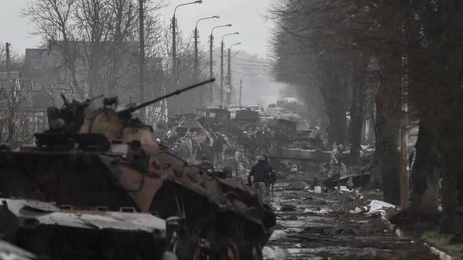 Cenário na Ucrânia é de destruição após mais de um mês de confronto 