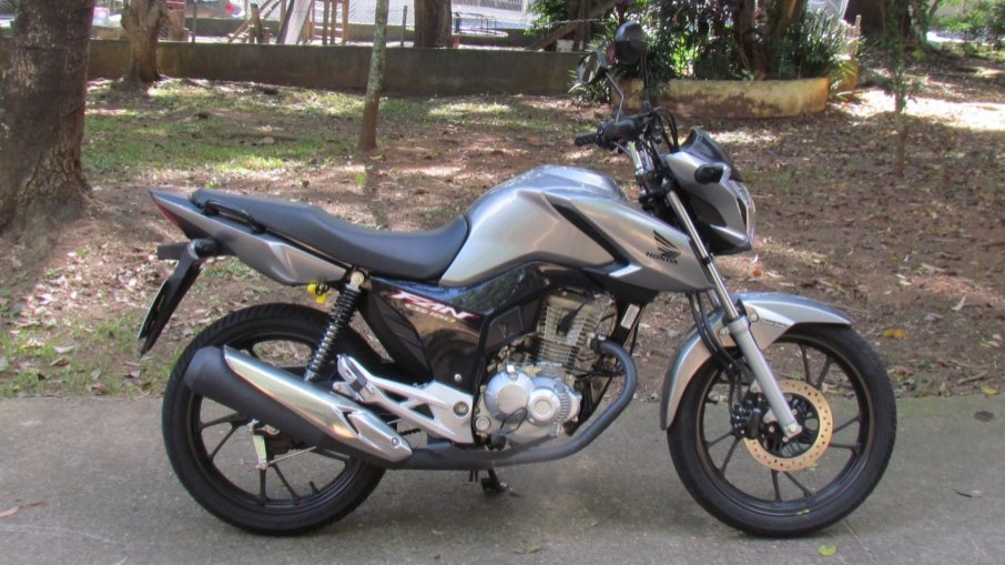 Andamos com a Honda CG 160 Fan, uma moto que trouxe boas lembranças