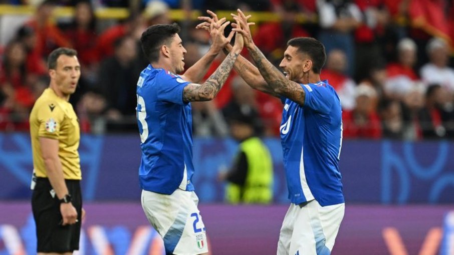 A Itália venceu a Albânia pela primeira rodada do Grupo B
