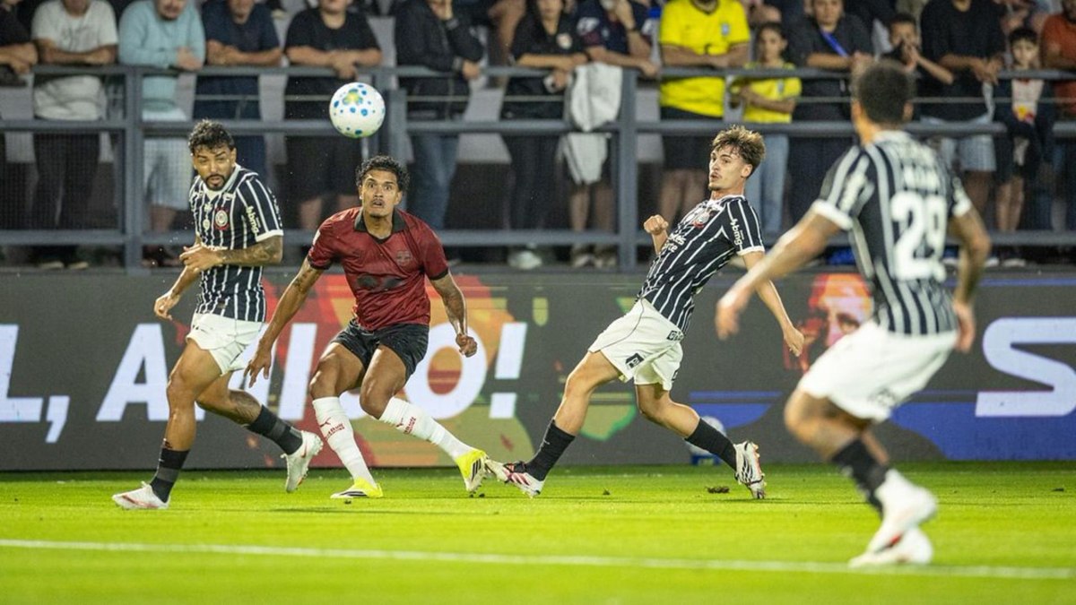 Corinthians venceu o Bragantino por 2 a 0 