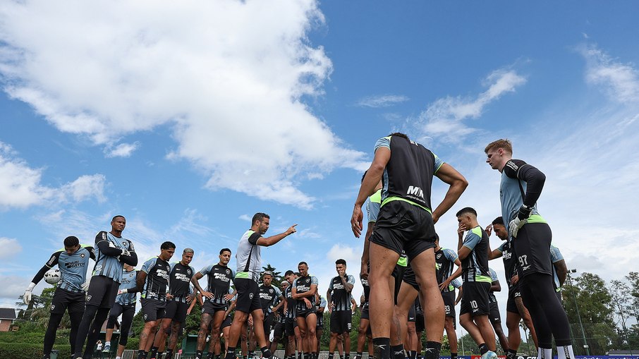 Artur Jorge vai precisar mudar o time para final da Libertadores