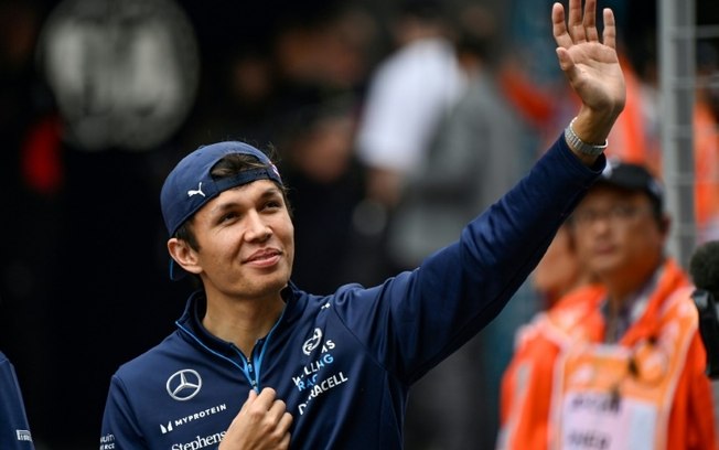 Alexander Albon renovou contrato com a Williams