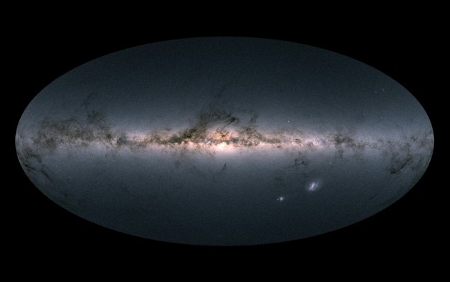 Uma visão da Via Láctea e das galáxias próximas produzida pelo satélite Gaia com base em suas medições de mais de 1,7 bilhão de estrelas, fornecida pela ESA em 25 de abril de 2018