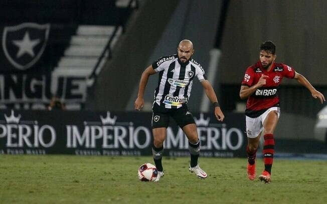 336 dias depois... Relembre a escalação do Botafogo no último jogo contra o Flamengo e o que mudou