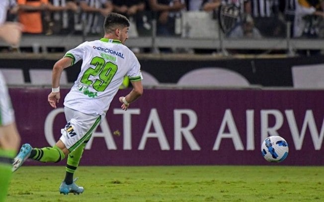 Pedrinho fala da expectativa do América-MG para pegar o Palmeiras: 'Estamos treinando muito'