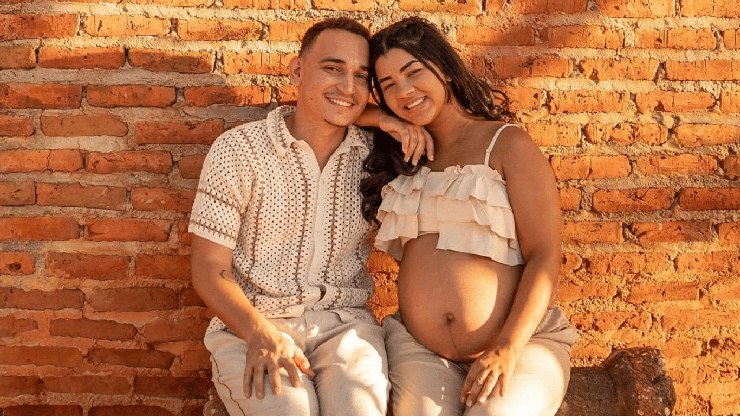 João Gomes emociona com homenagem para Ary Mirelle, sua esposa