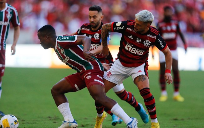 Em jogo quente, Fluminense vence o Flamengo e dorme na vice-liderança do Brasileiro