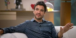 Caio Blat diz gostar de fio terra e convidado na cama: ‘Excepcional’