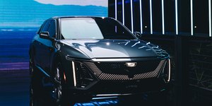 Cadillac estreia no Brasil com SUVs elétricos de luxo