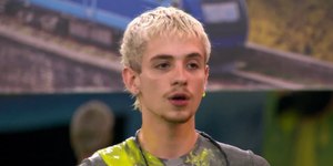 BBB 26: Juliano Floss passa mal após se cortar e é socorrido