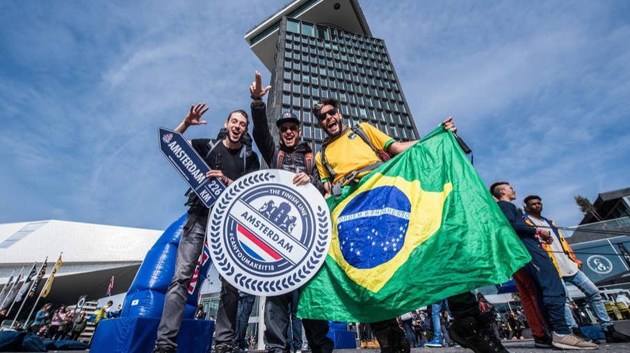 Trio de brasileiros que participou da competição Red Bull Can You Make it