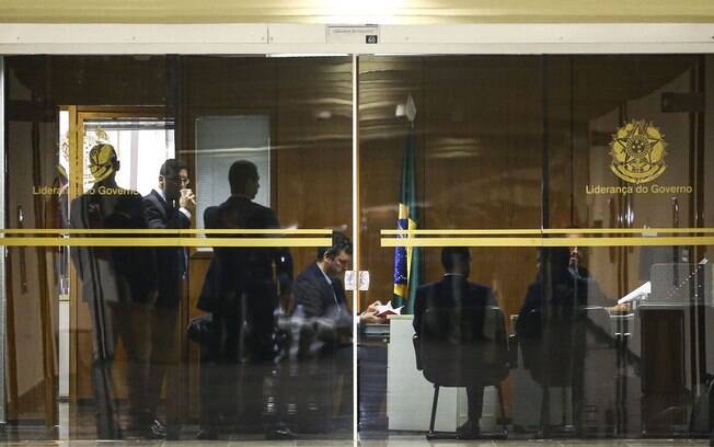 PF cumpre mandados em gabinetes do líder do governo Bolsonaro, Fernando Bezerra Coelho (MDB-PE)