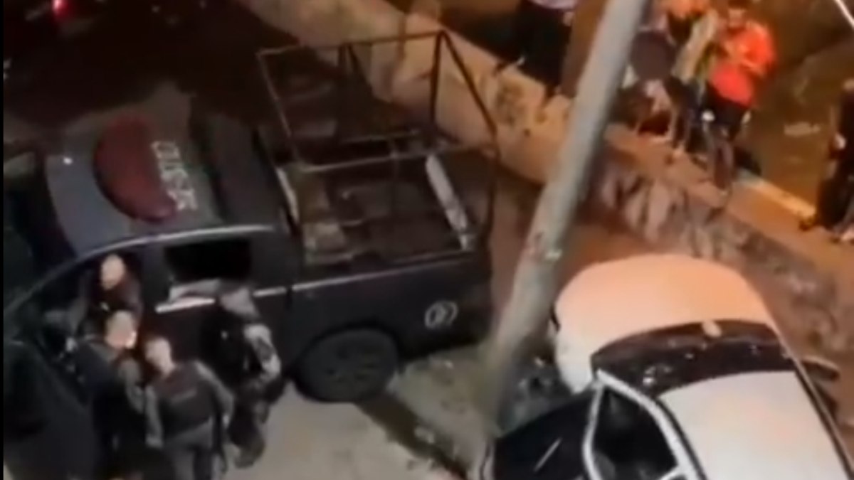 Vídeo: Perseguição na Avenida Brasil acaba com cinco mortos