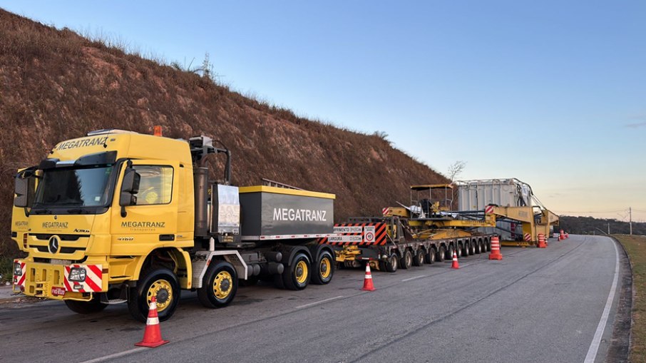 Transporte de carga especial de 540 toneladas seguirá pela BR-040