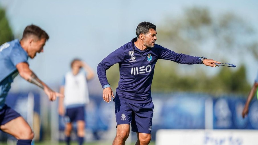 Família de Sérgio Conceição (foto) teve carro apedrejado depois de derrota na Champions League