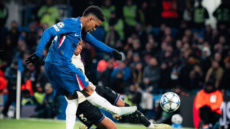 Estevão impressiona técnico do Chelsea: “Jogador à moda antiga”