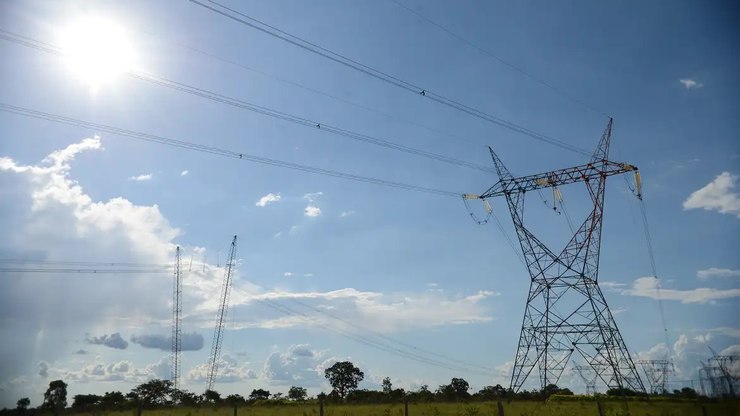 ONS reduz previsão de consumo de energia no Brasil em julho