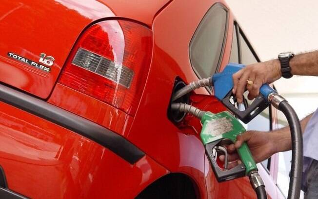Tanto a gasolina quanto o etanol tiveram alta nesta semana, de acordo com a média de preços da ANP