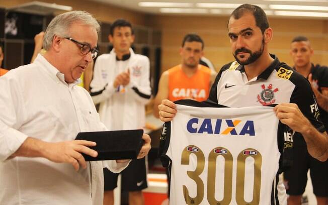 Danilo completou mais de 300 jogos pelo Corinthians e fez história no clube Danilo completou mais de 300 jogos pelo Corinthians e fez história no clube