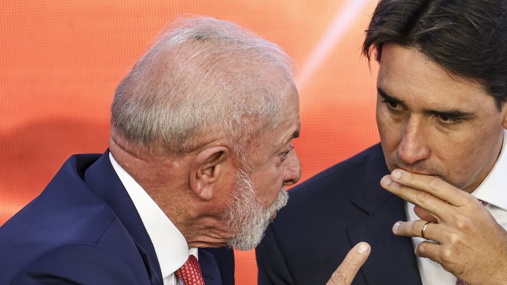 Mancha na cabeça de Lula rouba a cena em anúncio de investimento