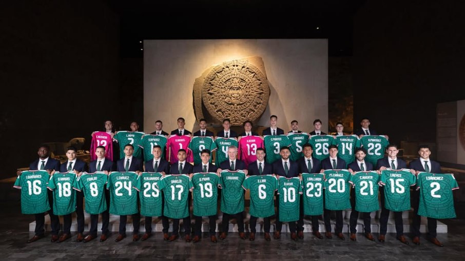 Seleção Mexicana conta com o apoio da torcida para estrear com vitória