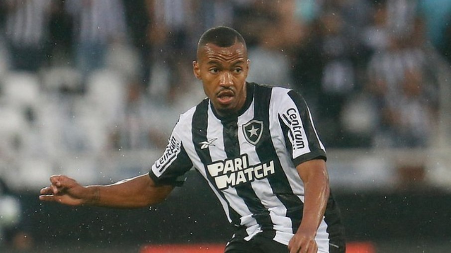 Botafogo recusa proposta do exterior por Marlon Freitas