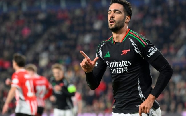 Mikel Merino comemora após marcar na vitória do Arsenal sobre o PSV por 7 a 1 nesta terça-feira, pela Liga dos Campeões Mikel Merino comemora após marcar na vitória do Arsenal sobre o PSV por 7 a 1 nesta terça-feira, pela Liga dos Campeões