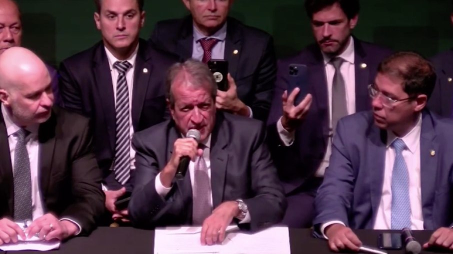 Presidente nacional do PL, Valdemar Costa Neto, durante pronunciamento