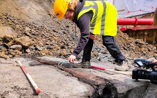 Arqueólogos encontram cano de água preservado há quase 2 mil anos