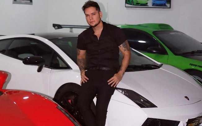 Belinho e sua coleção de carros de luxo
