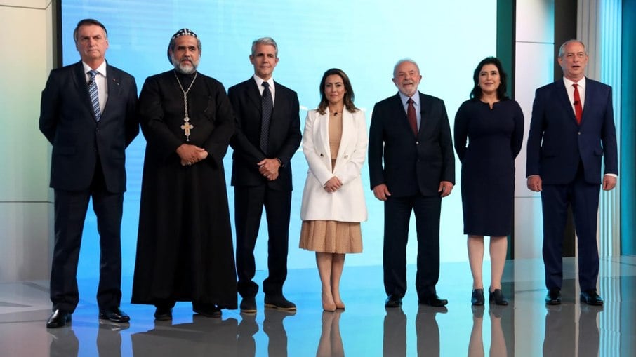 Os candidatos Jair Bolsonaro, Padre Kelmon, Luiz Felipe D’Ávila, Soraya Thronicke, Luiz Inácio Lula da Silva, Simone Tebet e Ciro Gomes