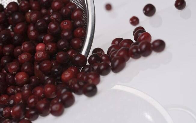 Cranberry: o suco da frutinha ajuda a proteger o trato urinário