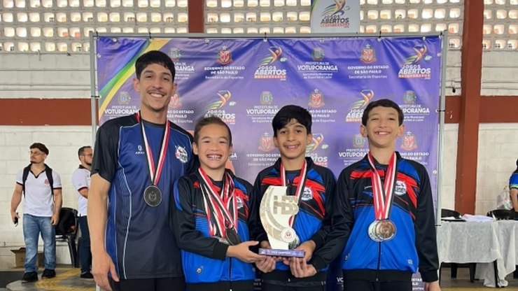 Vinhedo conquista 2º lugar na ginástica artística masculina