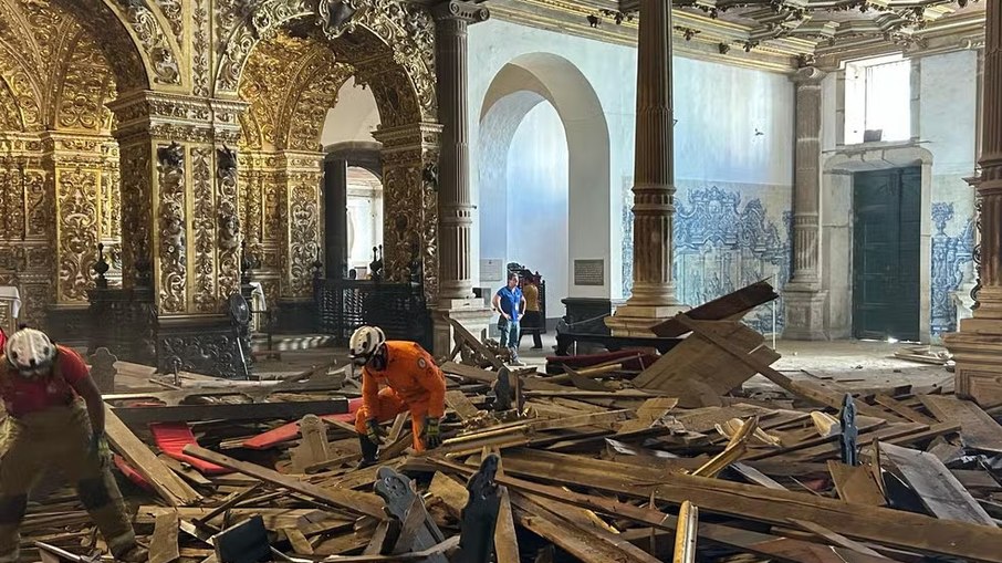 Teto de igreja cai e mata turista em pleno Pelourinho, joia do centro histórico de Salvador