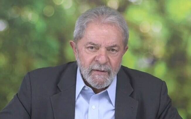 Juiz Sérgio Moro condenou ex-presidente Lula por crimes de corrupção e lavagem no caso tríplex da Lava Jato