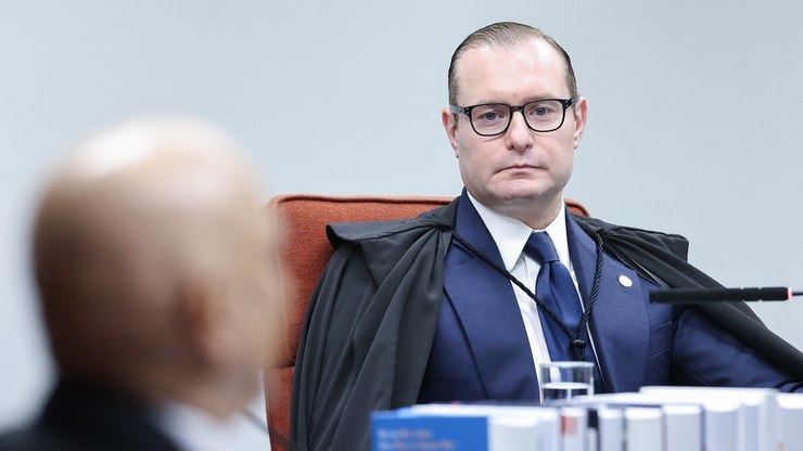Zanin manda PF entregar celular de Vorcaro; Gilmar pede cópia