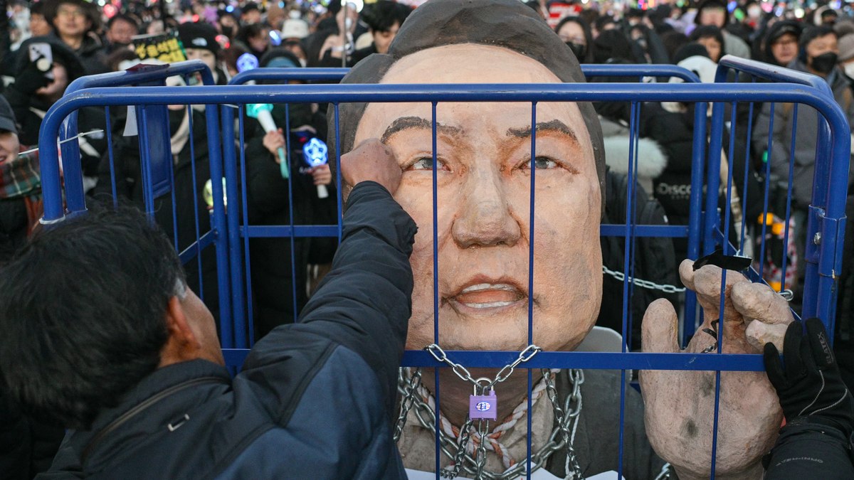 Manifestantes celebram destituição do presidente sul-coreano