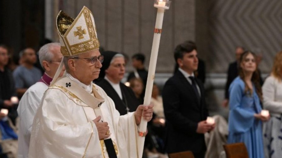 Papa Leão XIV durante a missa da Vigília Pascal