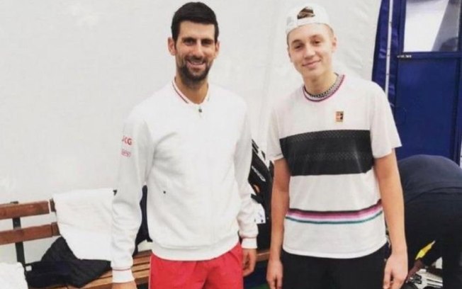 Djokovic está bancando carreira e ascenção de jovem sérvio