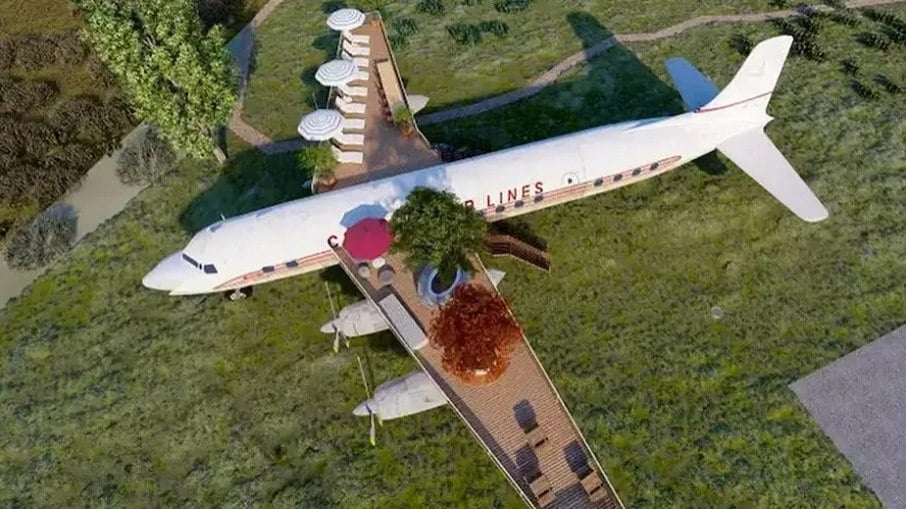 Aviões abandonados foram comprados pelo o instrutor de voo Jon Kotwicki