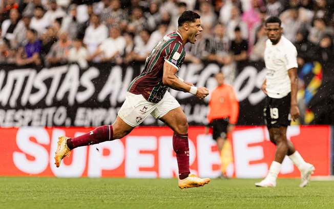 Hulk marcou duas vezes e garantiu a vitória do Fluminense