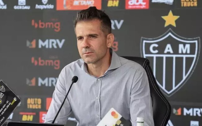 Victor Bagy aposentou dentro das quatro linhas, mas agora é diretor de futebol do Atlético 