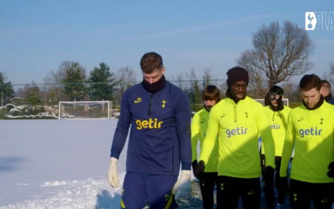 Son volta aos treinos do Tottenham com clima congelante