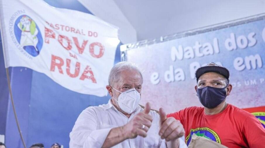 Lula ataca Bolsonaro em reunião com catadores: 