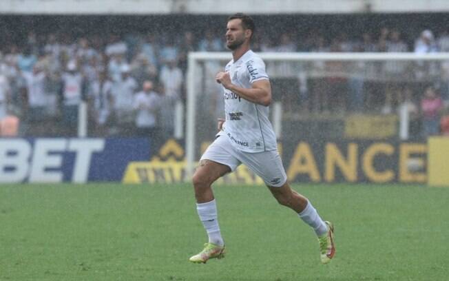 Após gol e assistência, Léo Baptistão é eleito craque da 5ª rodada do Brasileirão