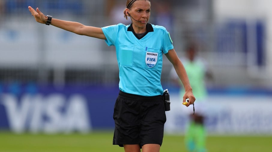 Francesa Stéphanie Frappart irá apitar a partida entre Costa Rica e Alemanha, pelo Grupo E